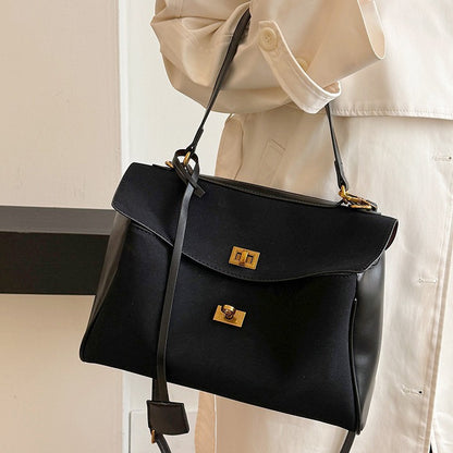 Business Tote "Horizontal Square" con Chiusura Lock e Doppia Tracolla Organizzata