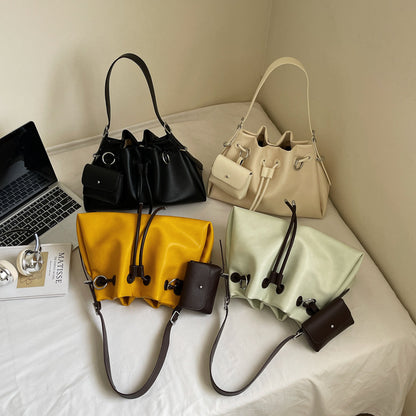Maxi Bucket Bag "Urban Simplicity" con Chiusura Magnetica e Finiture a Cucitura
