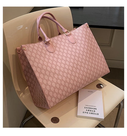 Maxi Tote "Retro Letter" Horizontal Square con Chiusura Safe-Zip