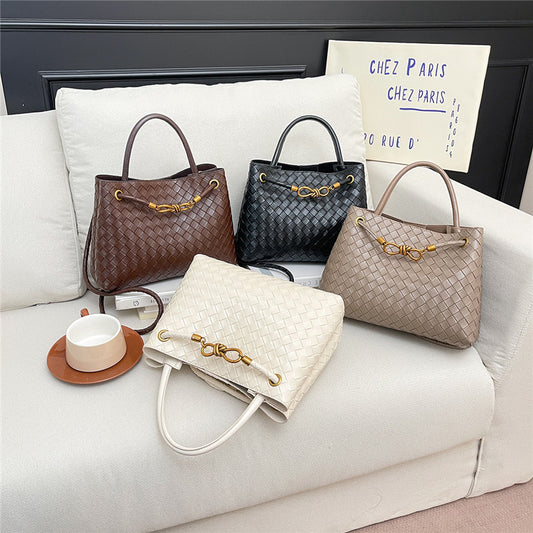 Shoulder Bag "Urban Minimalism" con Trama Weaving e Chiusura Magnetica