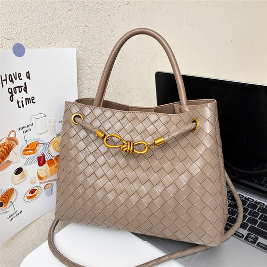 Shoulder Bag "Urban Minimalism" con Trama Weaving e Chiusura Magnetica