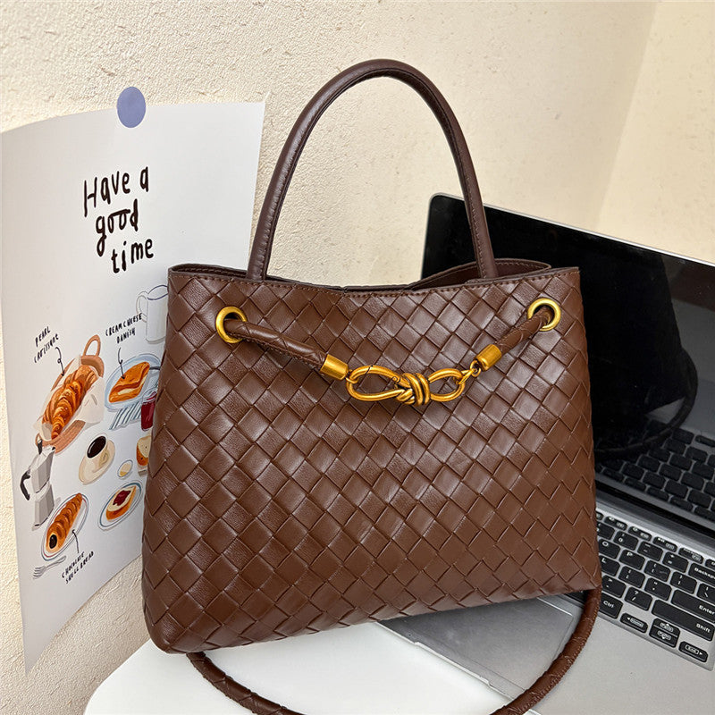 Shoulder Bag "Urban Minimalism" con Trama Weaving e Chiusura Magnetica