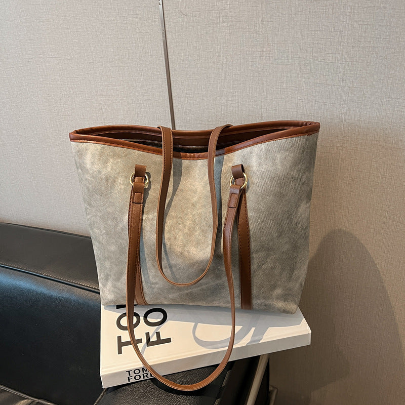 Shoulder Bag "Urban Minimalism" Horizontal Square con Doppia Tracolla e Chiusura Safe-Zip