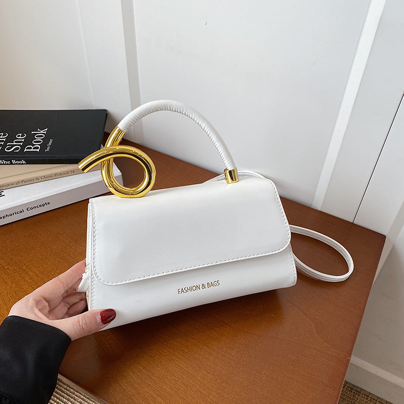Borsa "Cross-Border Trend" Horizontal Square con Chiusura a Scatto e Finiture Stitching