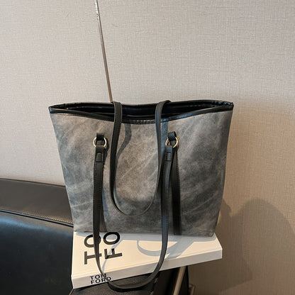 Shoulder Bag "Urban Minimalism" Horizontal Square con Doppia Tracolla e Chiusura Safe-Zip