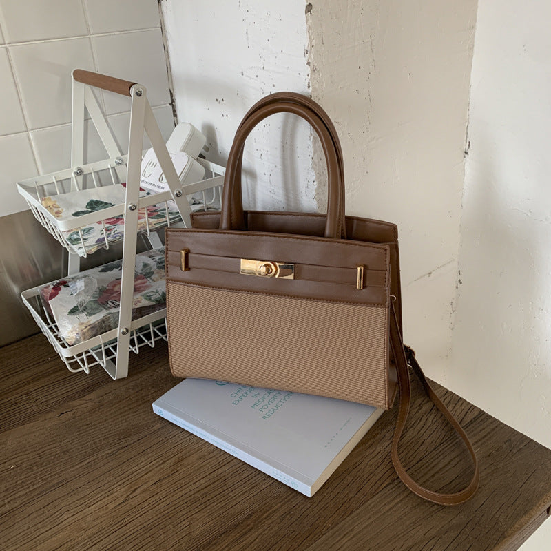 Borsa "Street Trend" Horizontal Square con Dettagli Splicing e Chiusura Safe-Zip