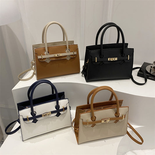 Borsa "Cross-Border Trend" Horizontal Square con Tasca 3D e Chiusura Safe-Zip