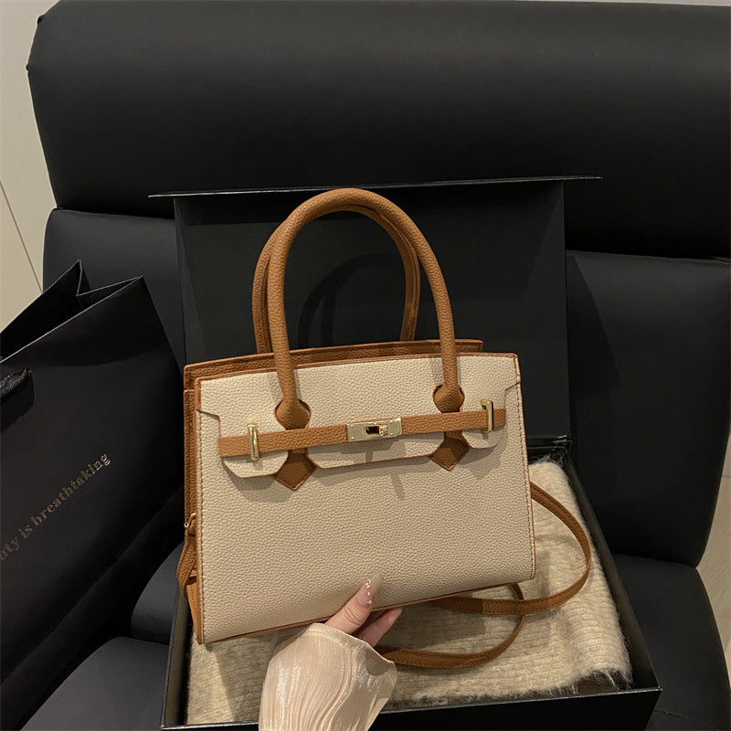 Borsa "Cross-Border Trend" Horizontal Square con Tasca 3D e Chiusura Safe-Zip
