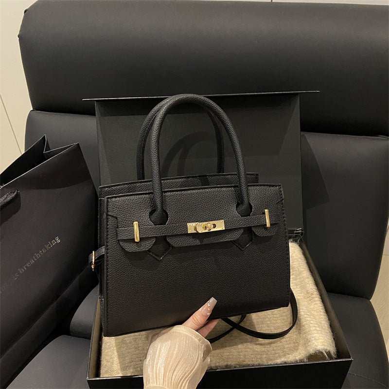 Borsa "Cross-Border Trend" Horizontal Square con Tasca 3D e Chiusura Safe-Zip