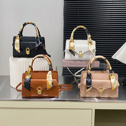 Borsa "Street Style" Horizontal Square con Finiture Stitching e Chiusura Safe-Zip