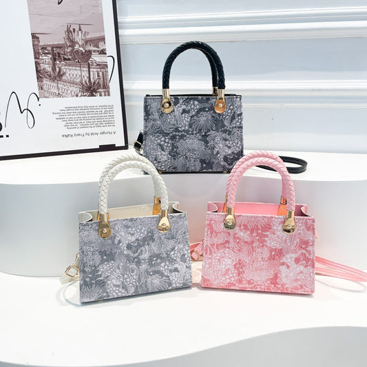 Borsa "Street Trend" Horizontal Square con Dettagli Splicing e Chiusura Safe-Zip