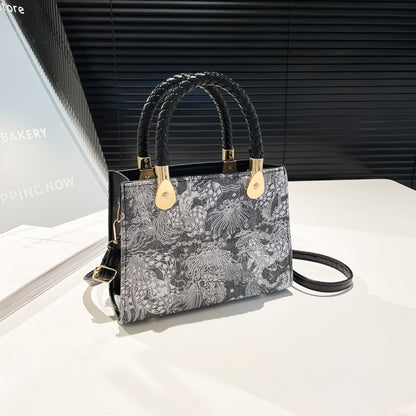 Borsa "Street Trend" Horizontal Square con Dettagli Splicing e Chiusura Safe-Zip
