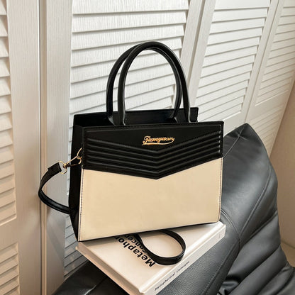 Borsa "Cross-Border Trend" Horizontal Square con Dettagli Metal e Chiusura Safe-Zip