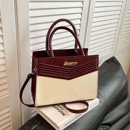 Borsa "Cross-Border Trend" Horizontal Square con Dettagli Metal e Chiusura Safe-Zip