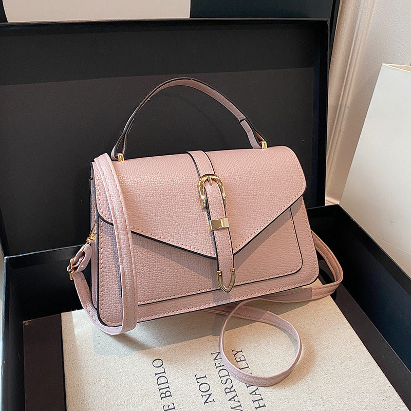 Borsa "Street Fashion" Horizontal Square con Texture Crocodile e Chiusura Magnetic-Snap