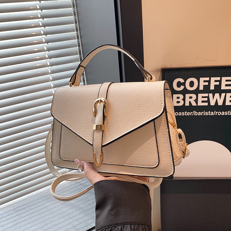 Borsa "Street Fashion" Horizontal Square con Texture Crocodile e Chiusura Magnetic-Snap