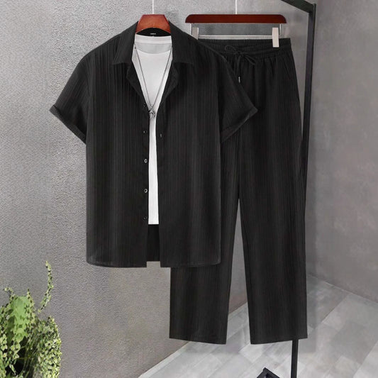 Completo "Travel Tech" 2026: Camicia a Maniche Corte e Pantaloni Leggeri