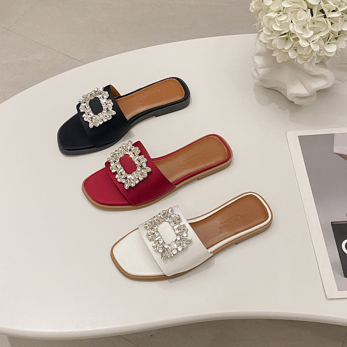 Sandalo Flatform Satin & Rhinestone