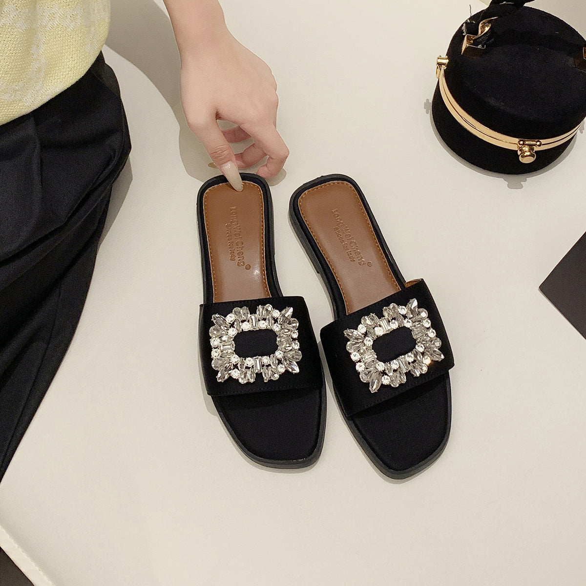 Sandalo Flatform Satin & Rhinestone
