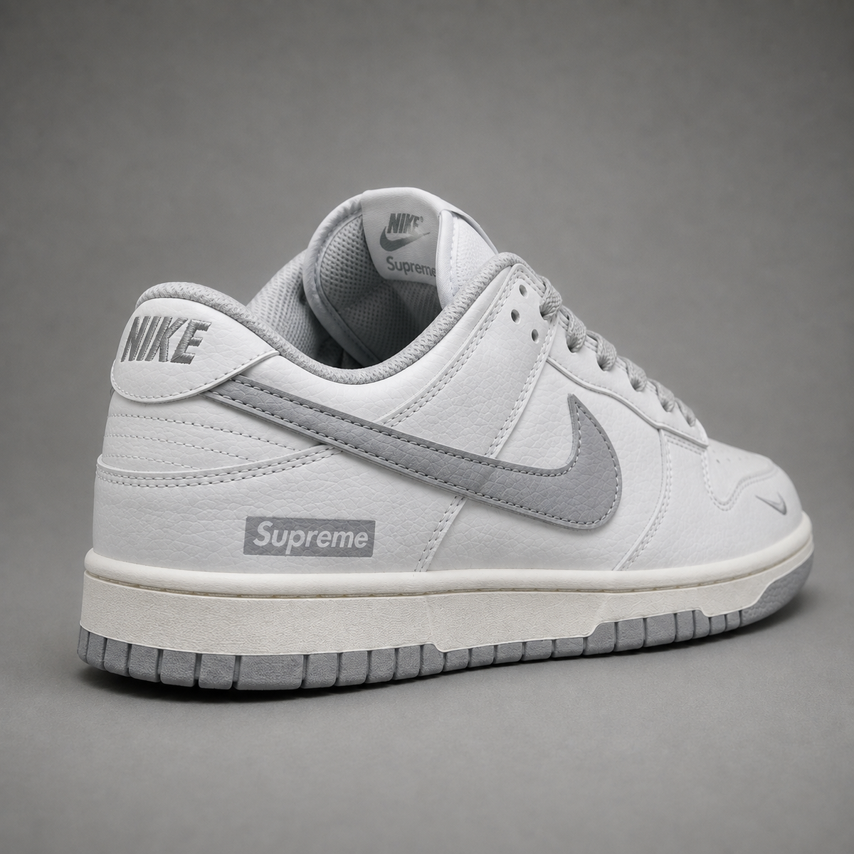 Dunk Low Limited SUPREME