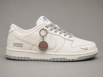 Dunk Low Limited SUPREME