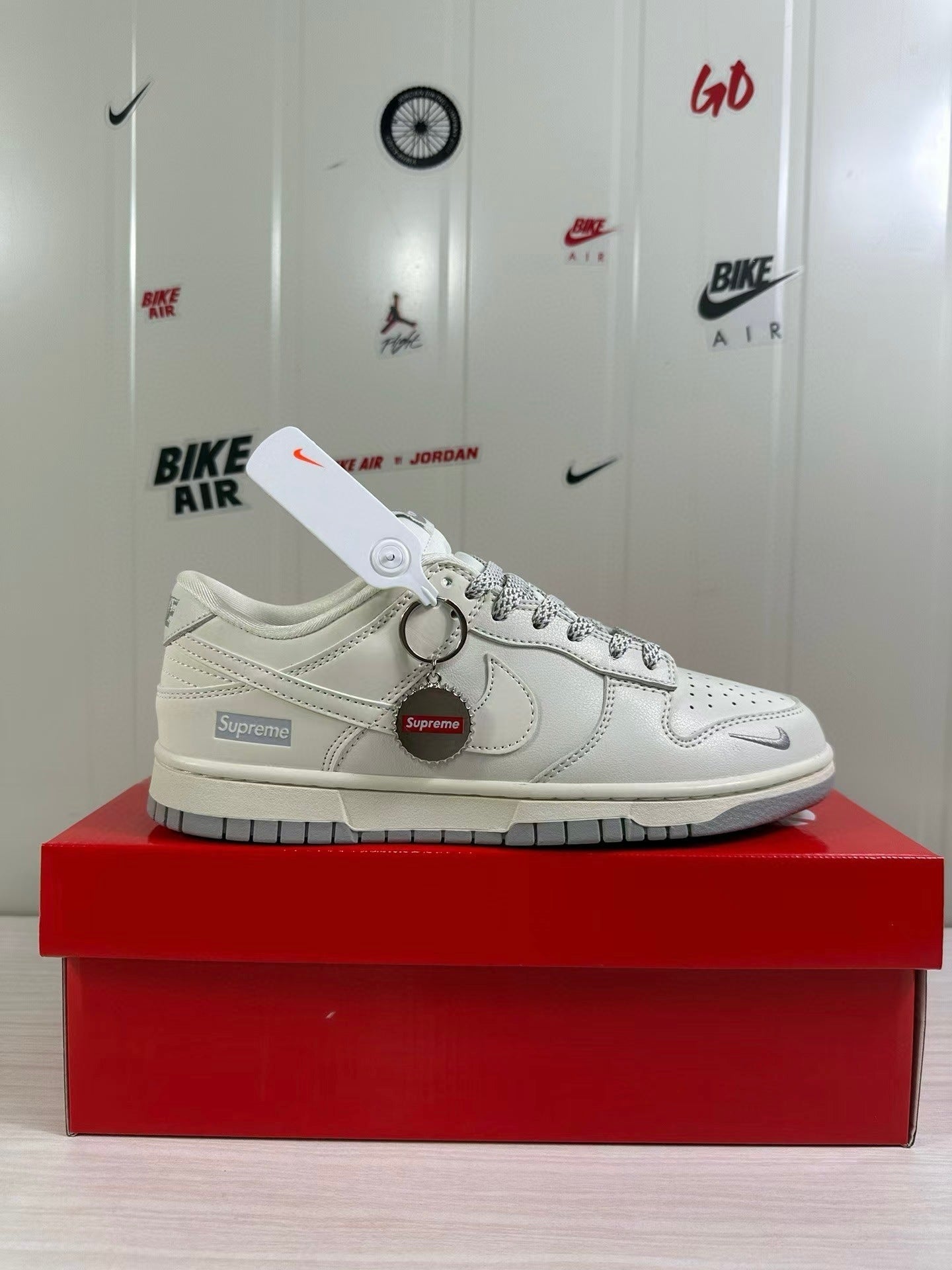 Dunk Low Limited SUPREME