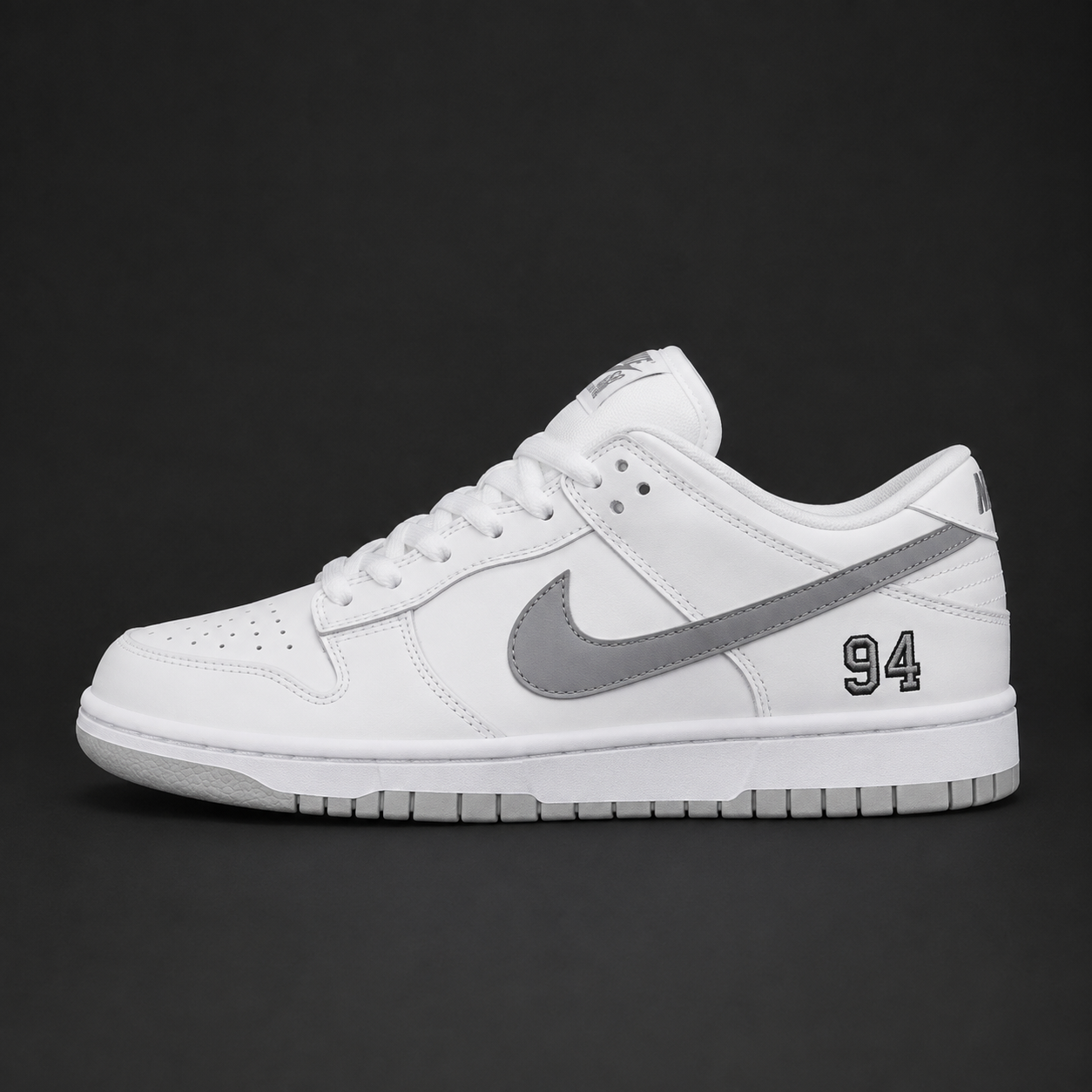 Dunk Low Pro SB - Edizione Speciale White & Grey "94"