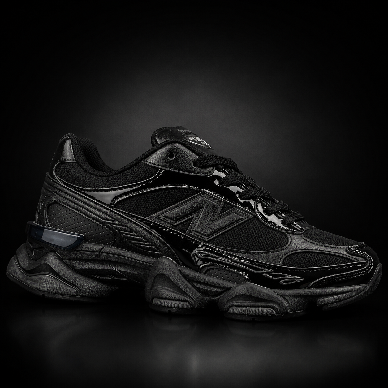 New Balance 9060 - Edizione Speciale Triple Black Patent