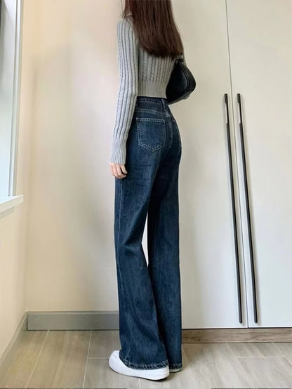 Pear-Fit Flare: High-Waist Slimming Denim 2026