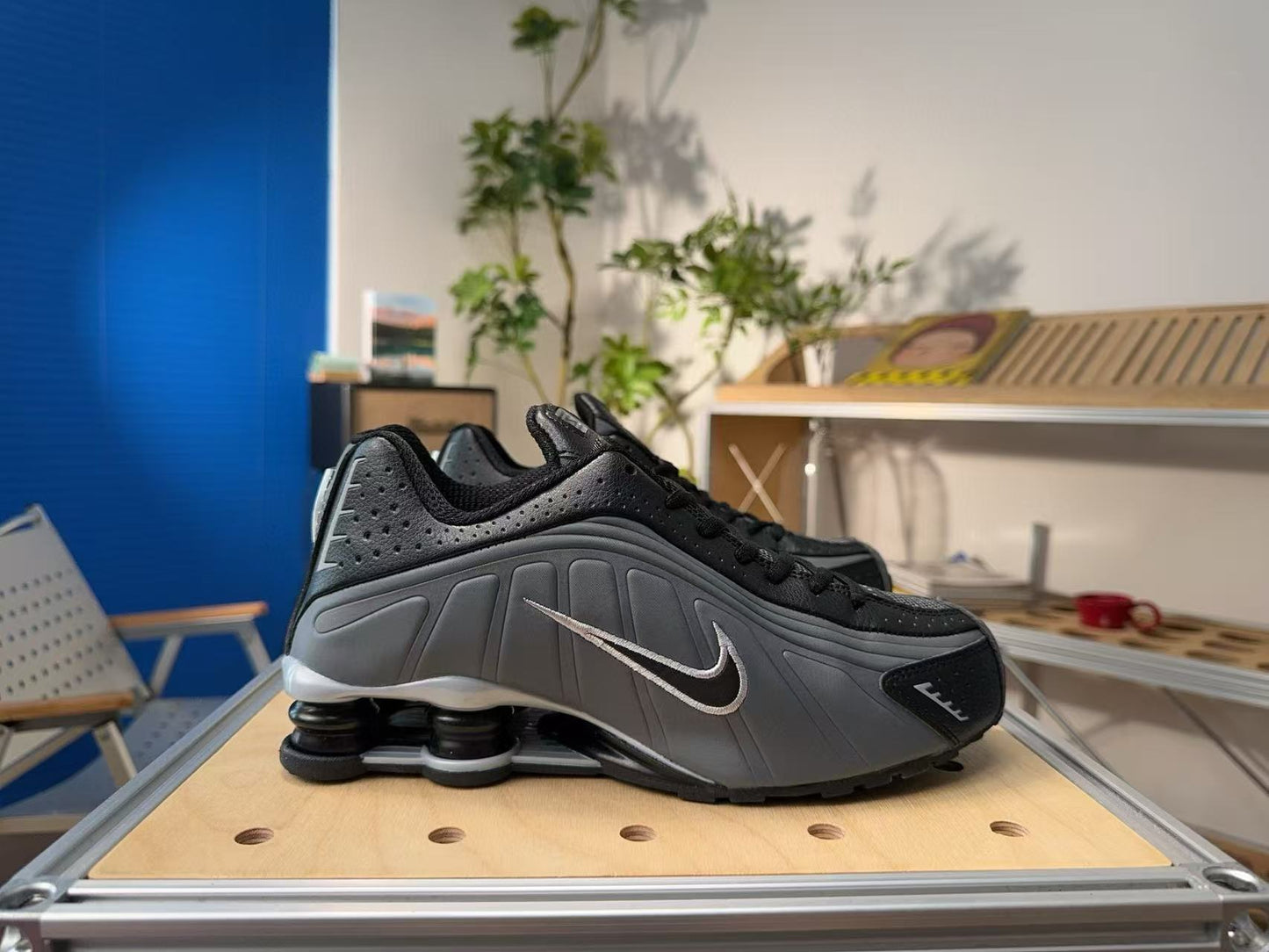 Shox R4