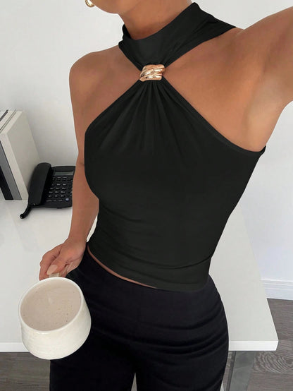 Top Smanicato in Maglia a Collo Alto con Effetti 3D e Dettaglio Metal