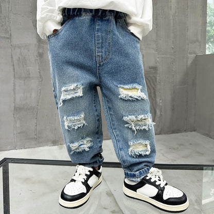 Jeans "Classic Blue" con Dettagli Distressed e Struttura Soft-Touch