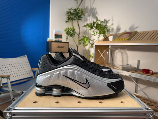 Shox R4