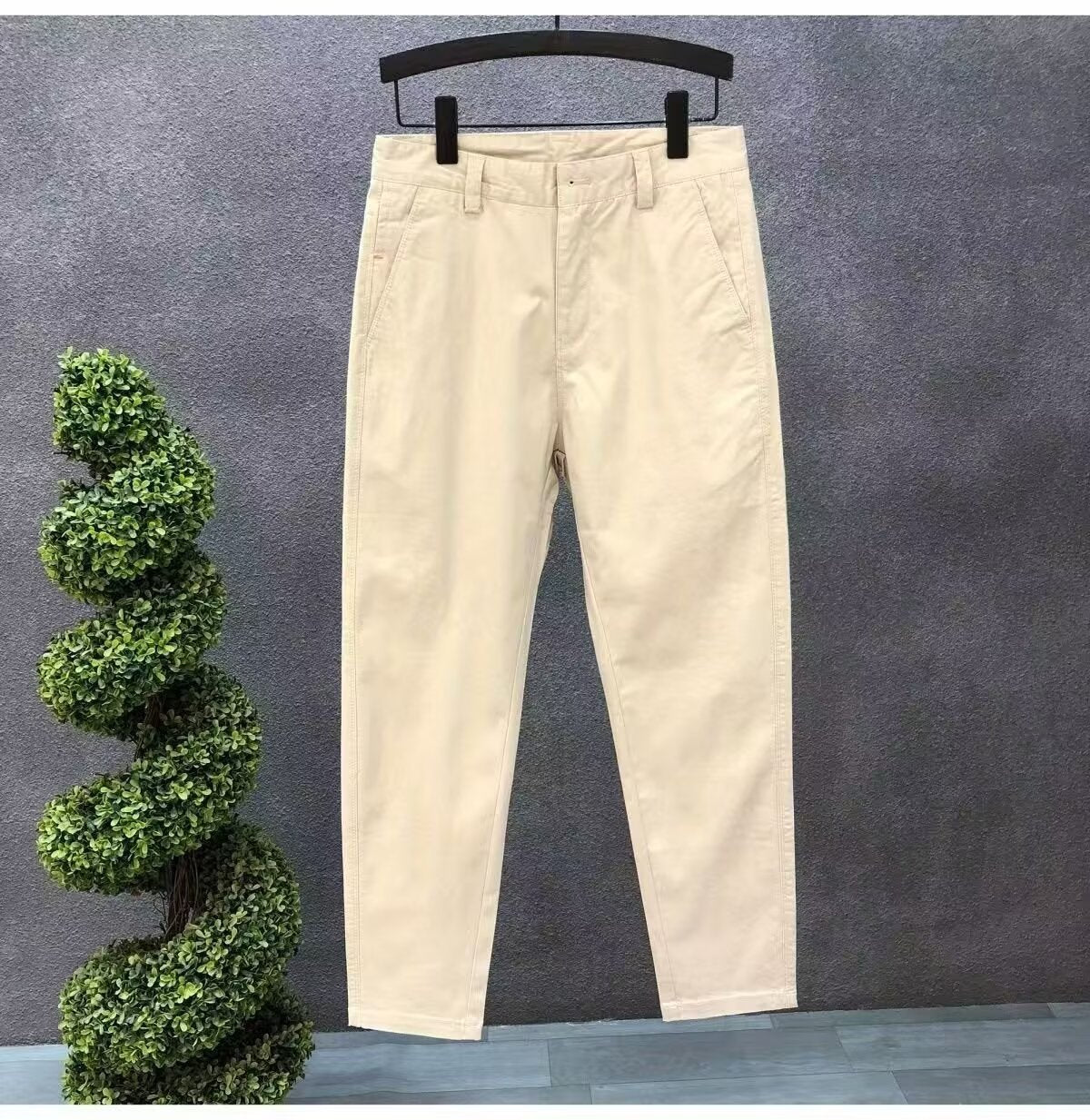 Pantaloni Nine-Point con Cintura Integrata e Silhouette Niche Design