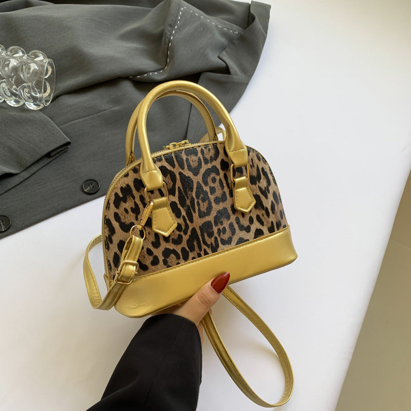 Shell Bag "Street Trend" con Chiusura a Zip e Tasca Tridimensionale Esterna