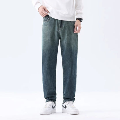 Jeans Retro in Fibra Tecnica con Trattamento No-Wrinkle e Micro-Elasticità