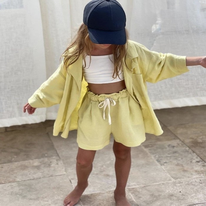 Completo Due Pezzi in Misto Lino con Giacca a Bottone Singolo e Shorts