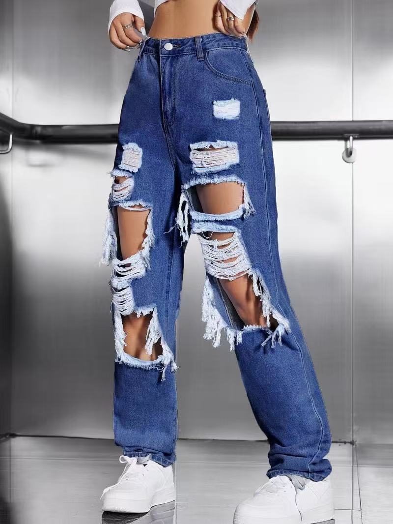 Jeans Loose Fit con Dettagli "Hole" e Lavaggio Sand-Washing