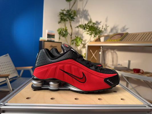 Shox R4