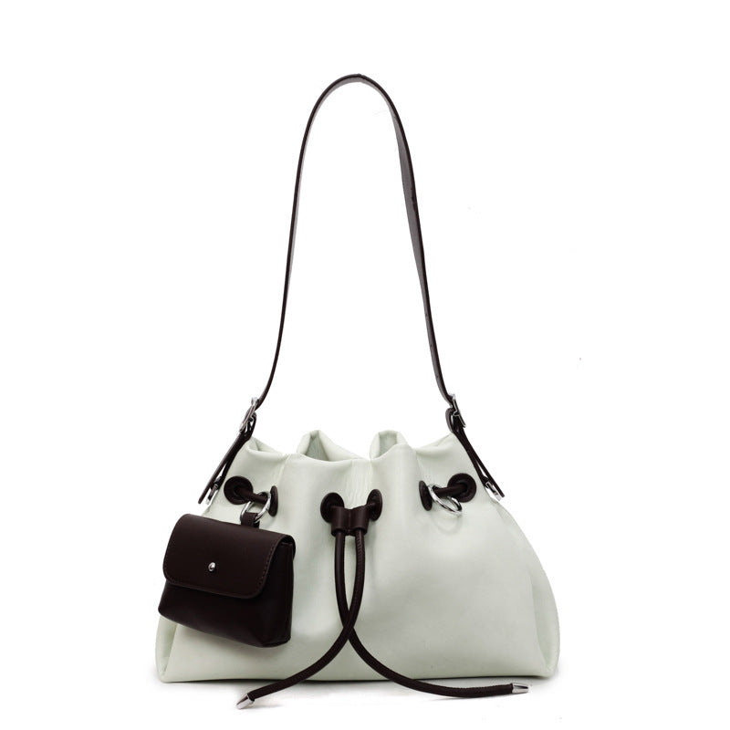 Maxi Bucket Bag "Urban Simplicity" con Chiusura Magnetica e Finiture a Cucitura