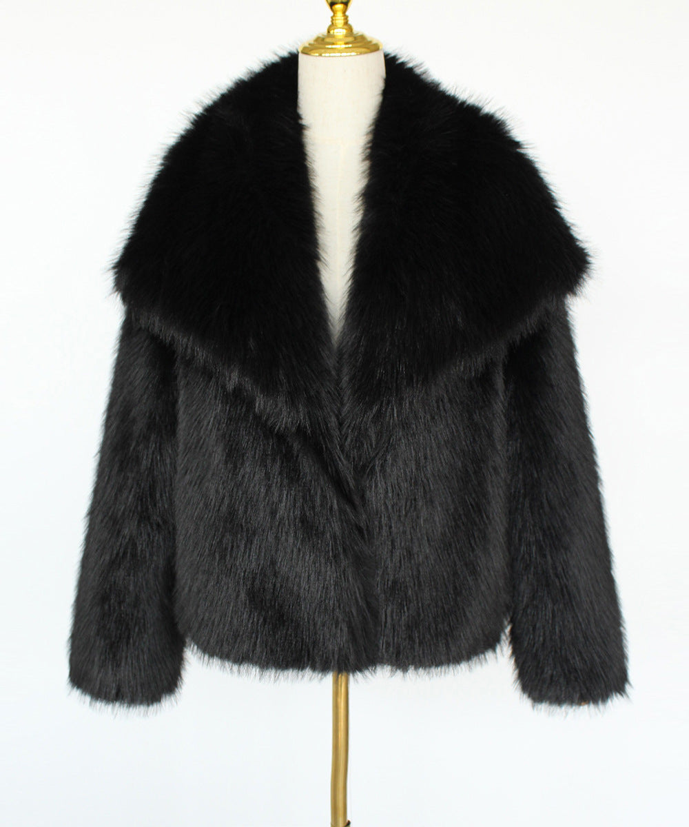 Short Faux Fur 2026: Eco-Pelliccia "Silk-Touch" con Collo Alto