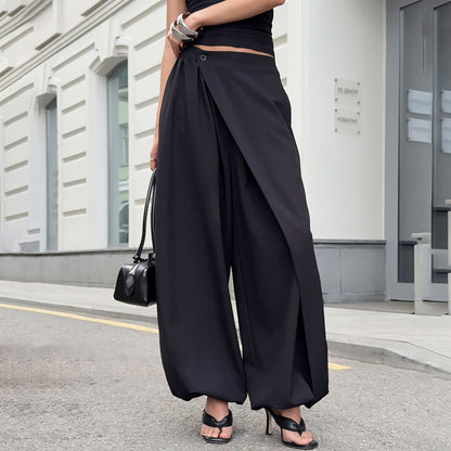 Pantaloni Ankle-Tied a Vita Alta con Dettaglio Buttons e Texture Splicing