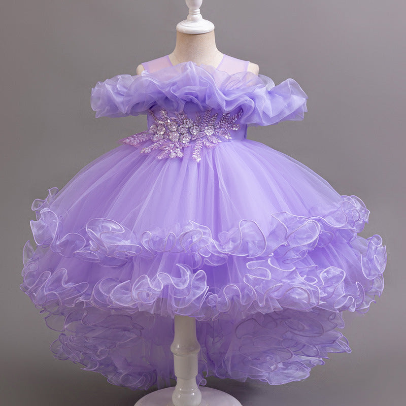 Abito a Pieghe in Tessuto Tecnico con Dettagli in Pizzo e Finitura High-Precision