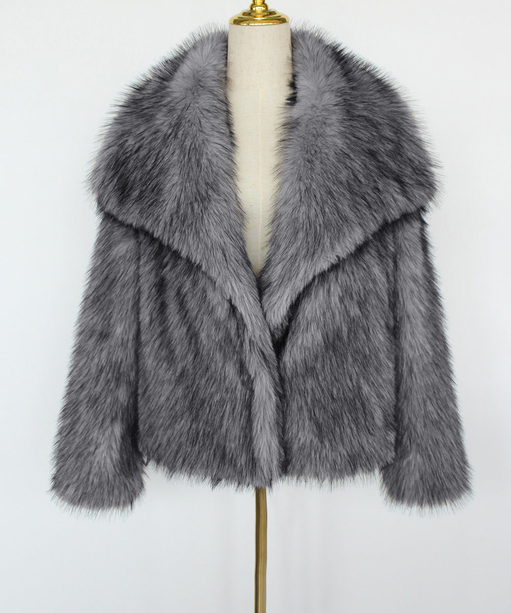 Short Faux Fur 2026: Eco-Pelliccia "Silk-Touch" con Collo Alto