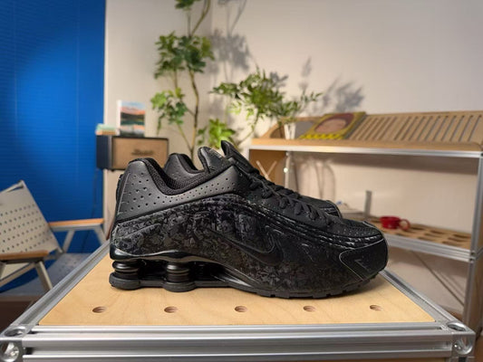 Shox R4