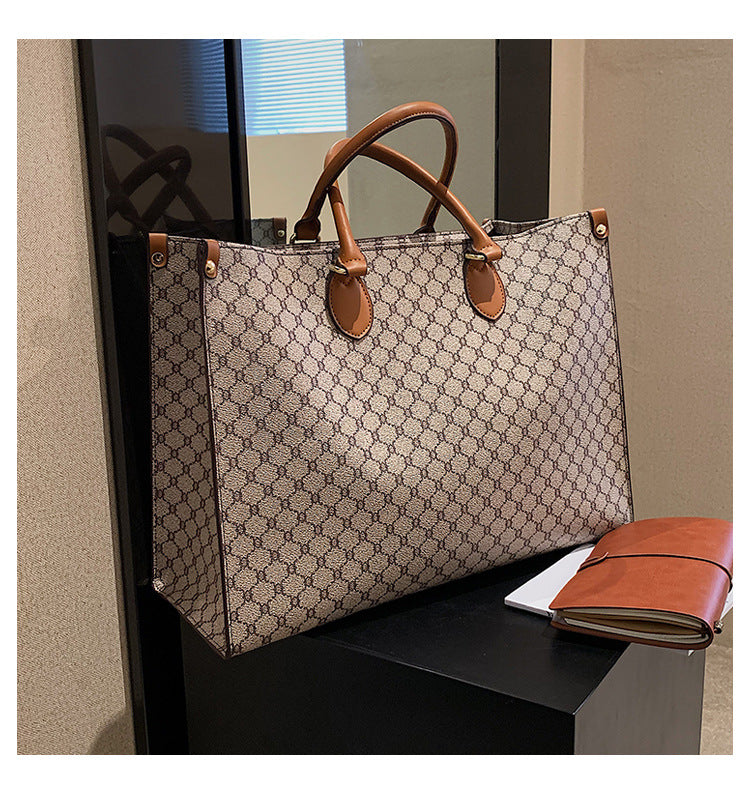 Maxi Tote "Retro Letter" Horizontal Square con Chiusura Safe-Zip