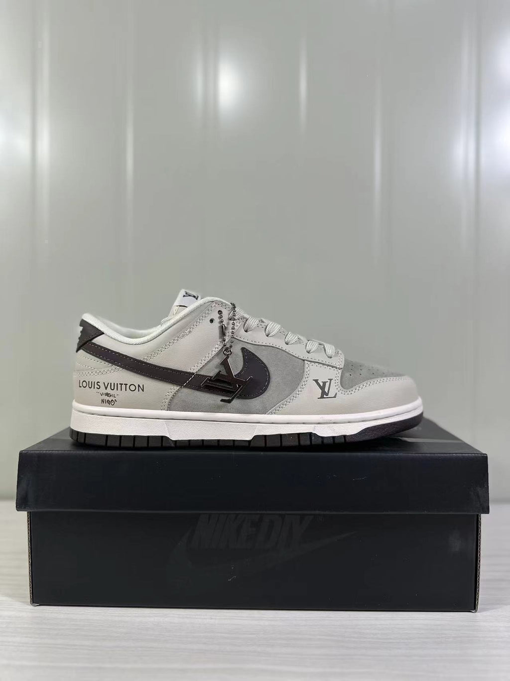 Dunk Low Limited LOUIS VUITTON