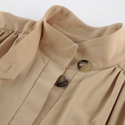 Trench Coat Leggero con Collo a Listino e Dettagli Plissé
