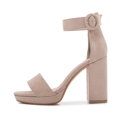 Sandali Fashion in Camoscio con Tacco Largo – Eleganza e Comfort Summer 2025