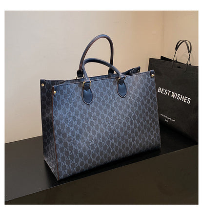 Maxi Tote "Retro Letter" Horizontal Square con Chiusura Safe-Zip